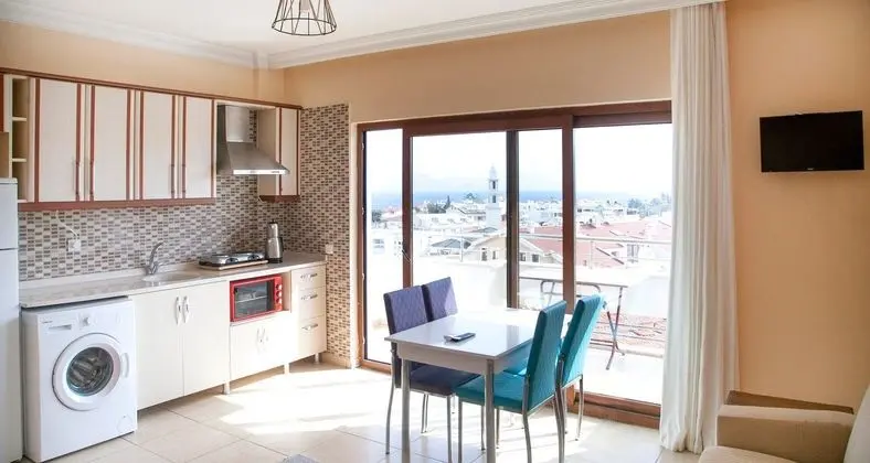 2/4 Kisilik 1+1 Deniz Manzaralı Apart Oda