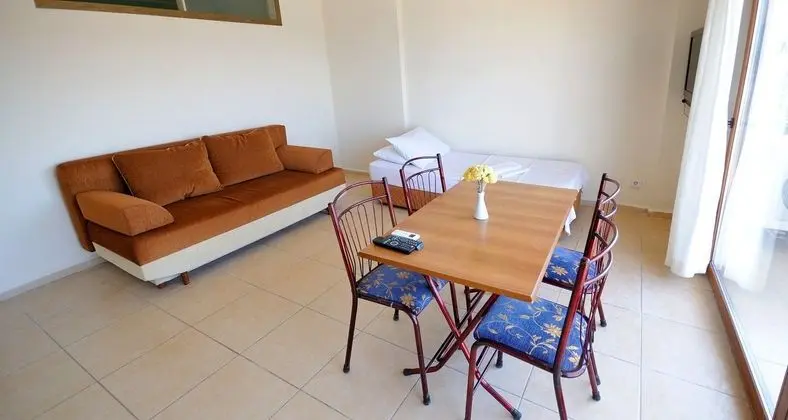 2/4 Kisilik 1+1 Deniz Manzaralı Apart Oda