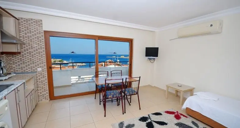 2/4 Kisilik 1+1 Deniz Manzaralı Apart Oda