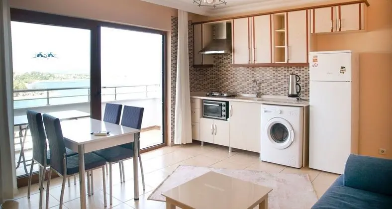 2/4 Kisilik 1+1 Deniz Manzaralı Apart Oda