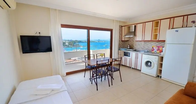 2/4 Kisilik 1+1 Deniz Manzaralı Apart Oda