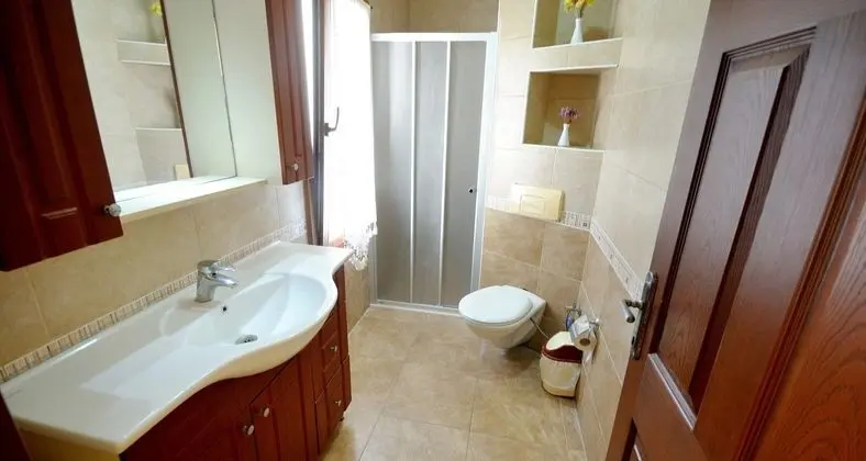 2/4 Kisilik 1+1 Deniz Manzaralı Apart Oda