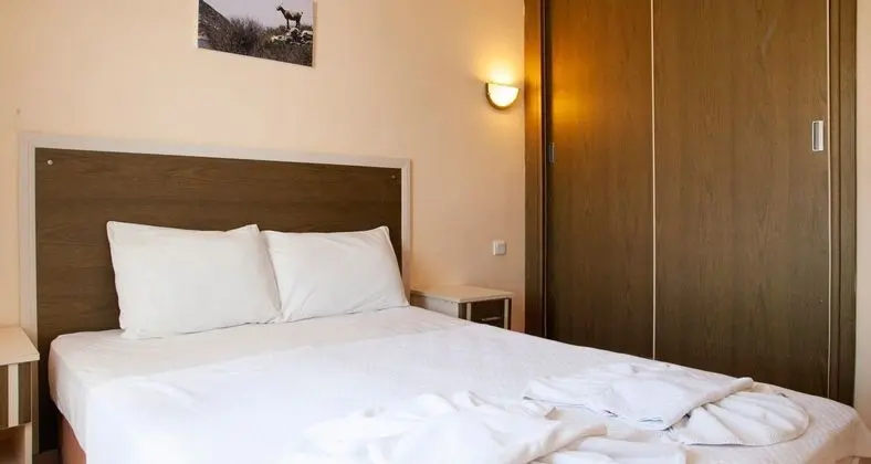 2/4 Kisilik 1+1 Kısmi Deniz Manzaralı Ekonomik Apart Oda