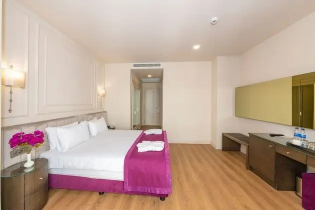 Comfort Tek Büyük veya İki Ayrı Yataklı Oda