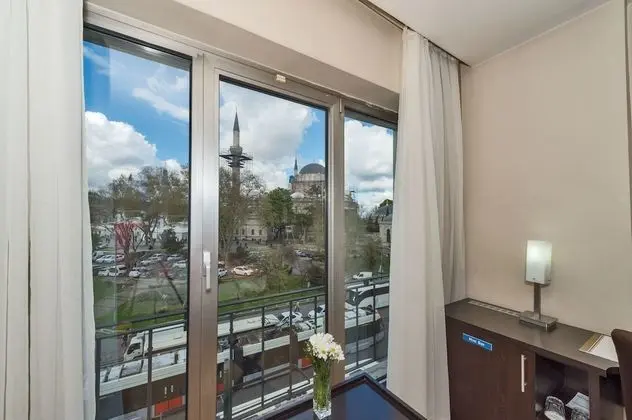 Superior Tek Büyük veya İki Ayrı Yataklı Oda