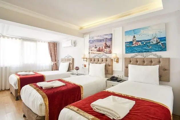 Economy Üç Kişilik Oda, Avlu Manzaralı