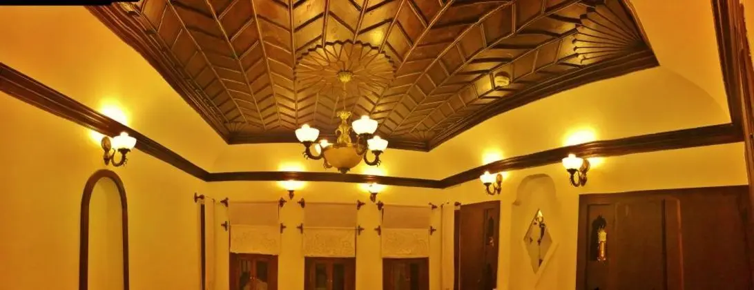 Aile Odası, Şehir Manzaralı