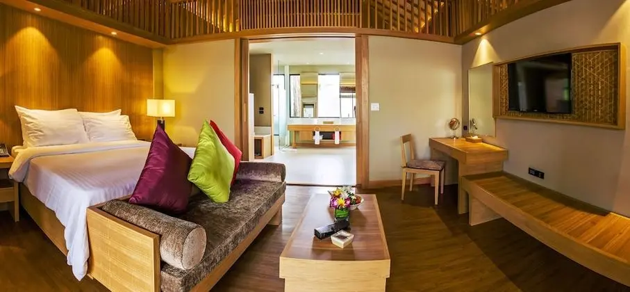 Palm Villa Elite with Pool (Adult Only)