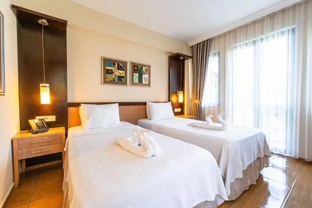 https://images.etstur.com/imgproxy/resize/2560x1440/files/images/hotelImages/etsrooms/558/Bezay_Hotel_20260209142159_2.jpg