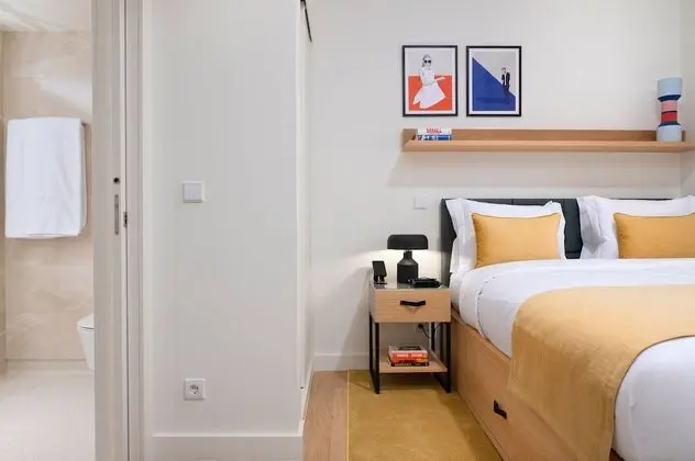 Standard Tek Büyük Yataklı Oda