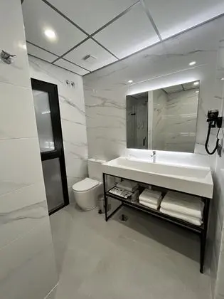 City Tek Büyük Yataklı Oda