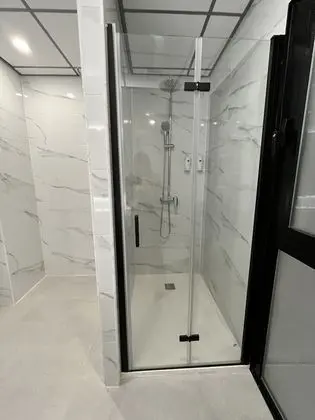 City Tek Büyük Yataklı Oda