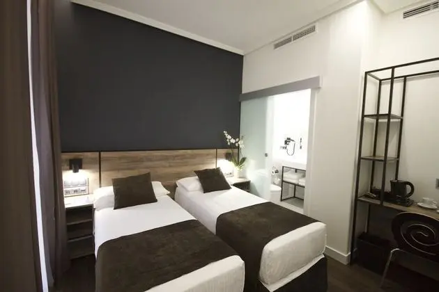 Standard Tek Büyük Yataklı Oda