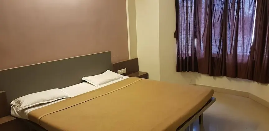 Standard Tek Büyük Yataklı Oda