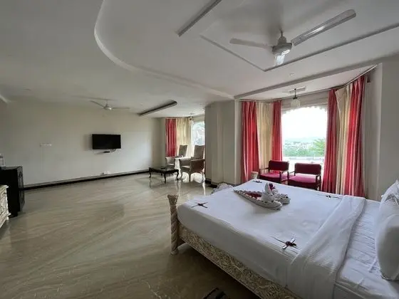 Luxury Oda (Bhairavgarh)