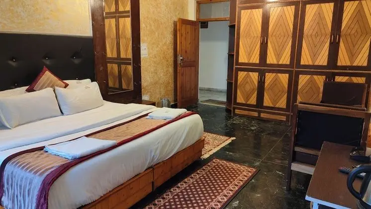 Panoramic Tek Büyük Yataklı Oda, Dağ Manzaralı, Bahçeli