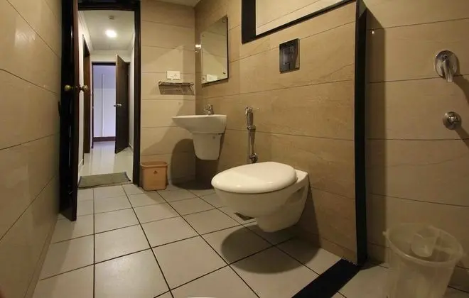 Deluxe Tek Büyük Yataklı Oda (AC)