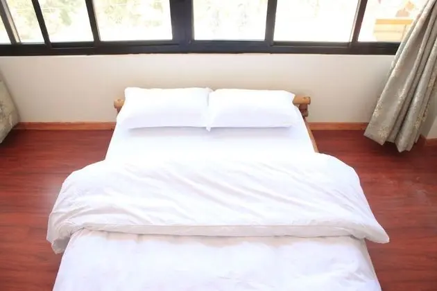 Standard Üç Kişilik Oda, Tepe Manzaralı