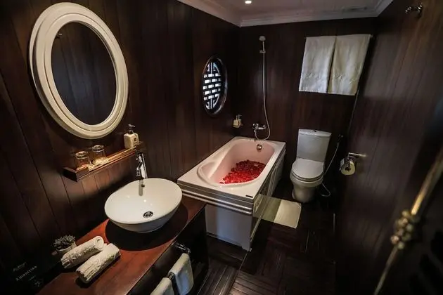 Premium Oda, 1 Çift Kişilik veya 2 Tek Kişilik Yatak, Balkon, Deniz Manzaralı