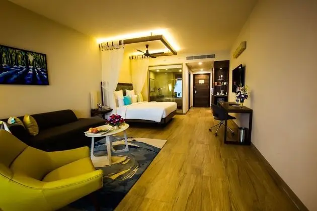 Deluxe Tek Büyük Yataklı Oda, 1 Çift Kişilik Yatak, Balkon, Okyanusa Sıfır