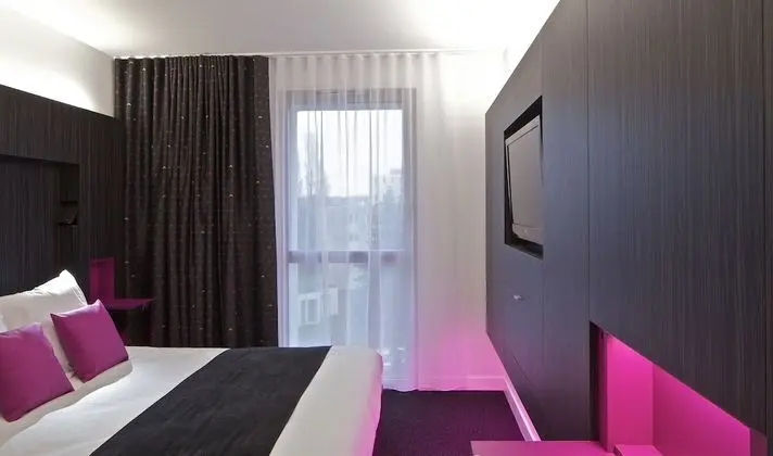 Comfort Tek Büyük Yataklı Oda