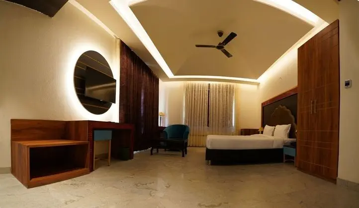 Super Deluxe Room
