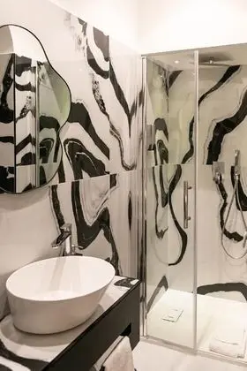 Classic Oda, 1 En Büyük (King) Boy Yatak, Sigara İçilmez, Şehir Manzaralı