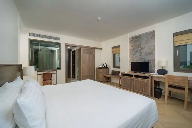 Deluxe Elegant Room