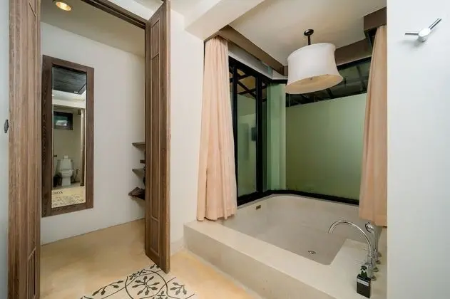 Deluxe Elegant Room