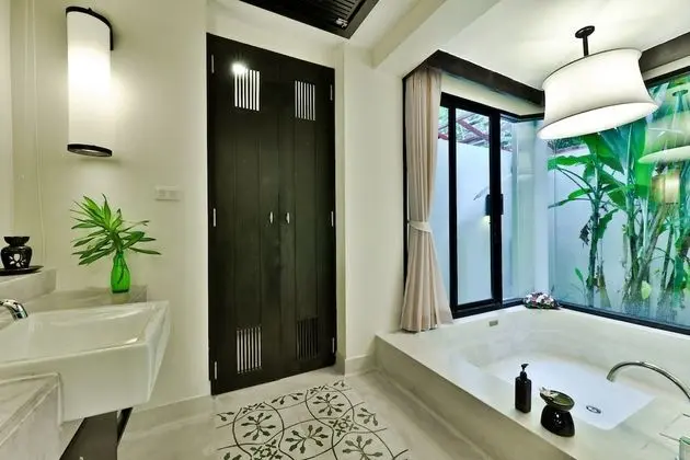 Deluxe Elegant Room