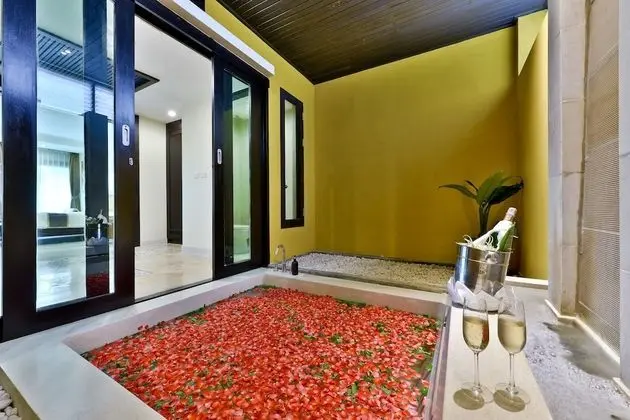 Deluxe Grand Room