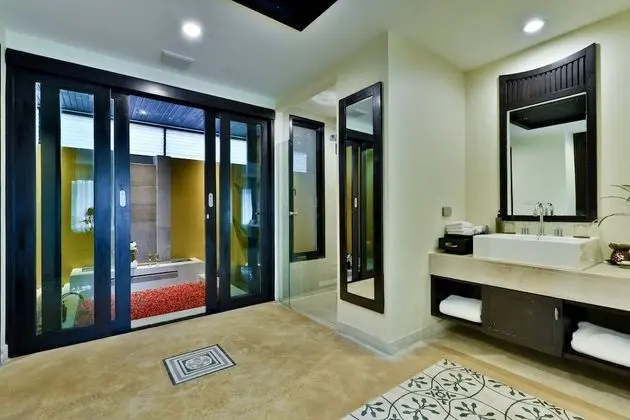 Deluxe Grand Room