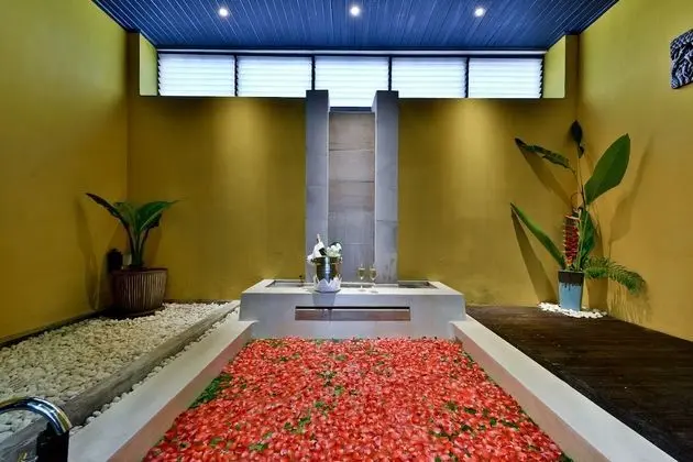 Deluxe Grand Room