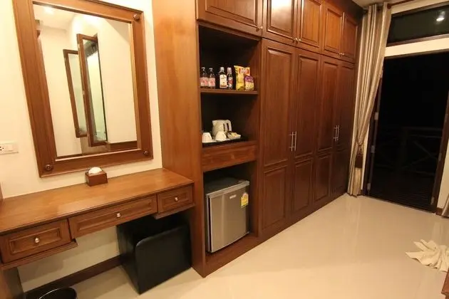 Deluxe Room / Lake View