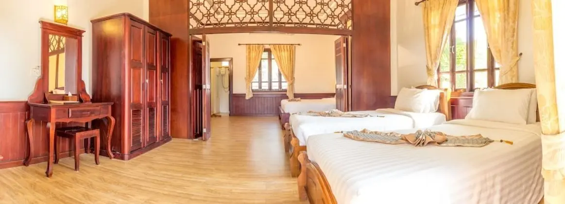 Deluxe Room / Pool View