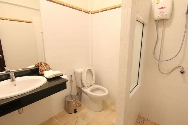 Deluxe Room / Pool View
