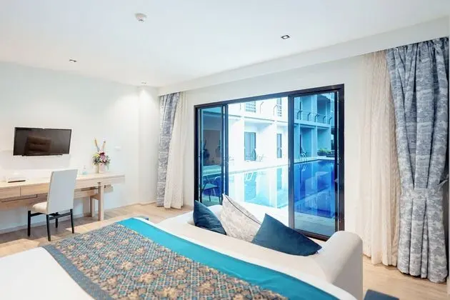 Boutique Deluxe Pool Access