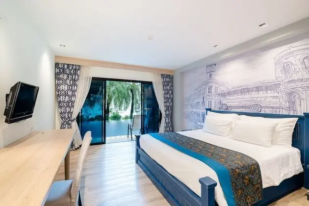 Boutique Deluxe Pool Access