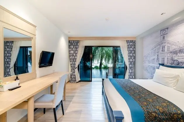Boutique Deluxe Pool Access
