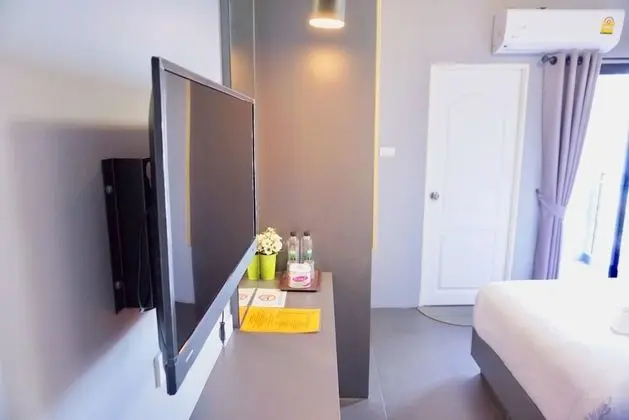Deluxe King Bed