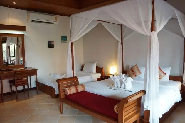 Seaside Family Room with Garden View
