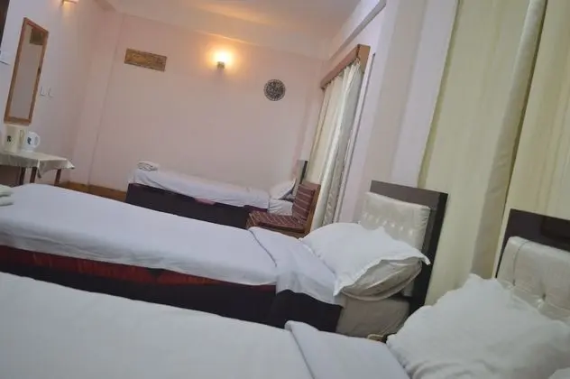 Family Üç Kişilik Oda