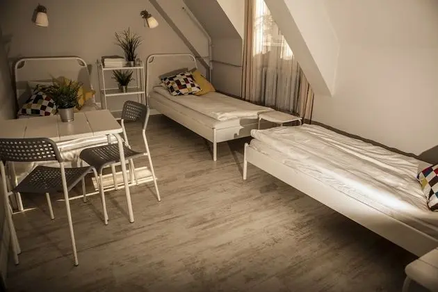 Üç Kişilik Oda, Ortak Banyo
