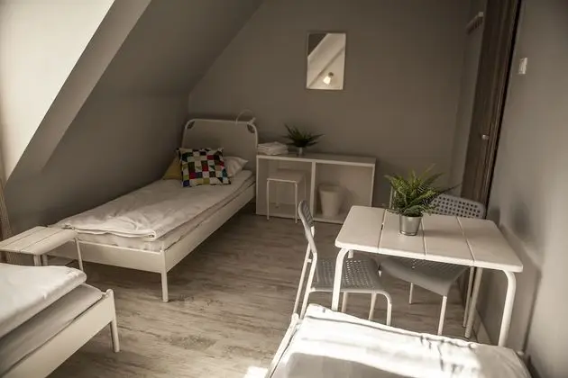 Üç Kişilik Oda, Ortak Banyo