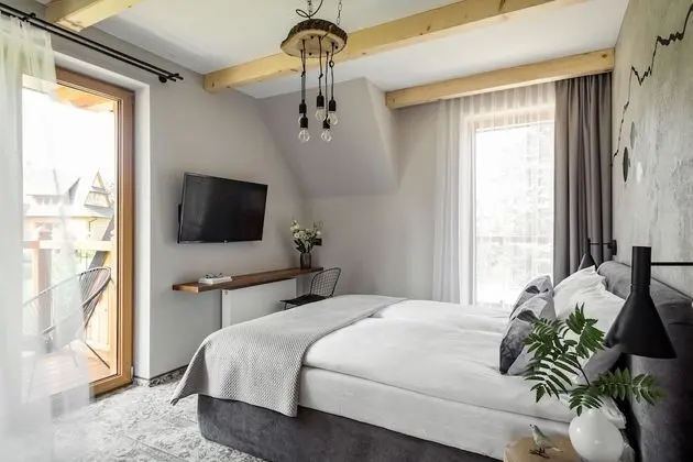 Traditional Tek Büyük Yataklı Oda