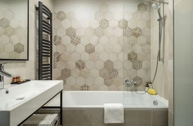 Traditional Tek Büyük Yataklı Oda