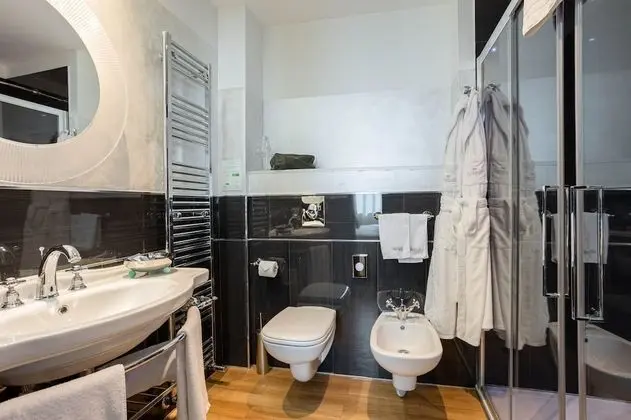 Comfort Tek Büyük veya İki Ayrı Yataklı Oda