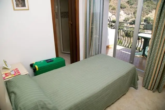 Tek Kişilik Oda, Deniz Manzaralı