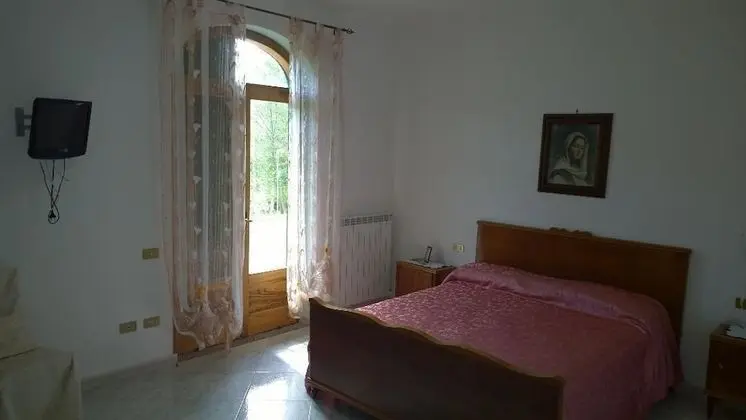 Üç Kişilik Oda