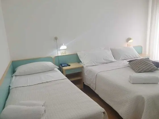 Basic Üç Kişilik Oda
